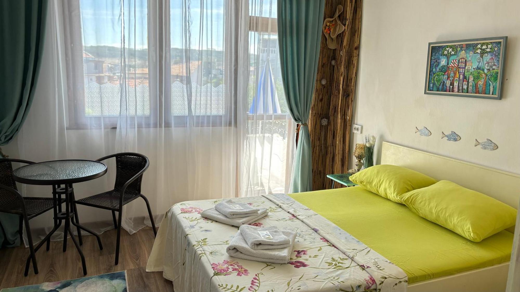 Guest House Hei Taka Созопол Екстериор снимка