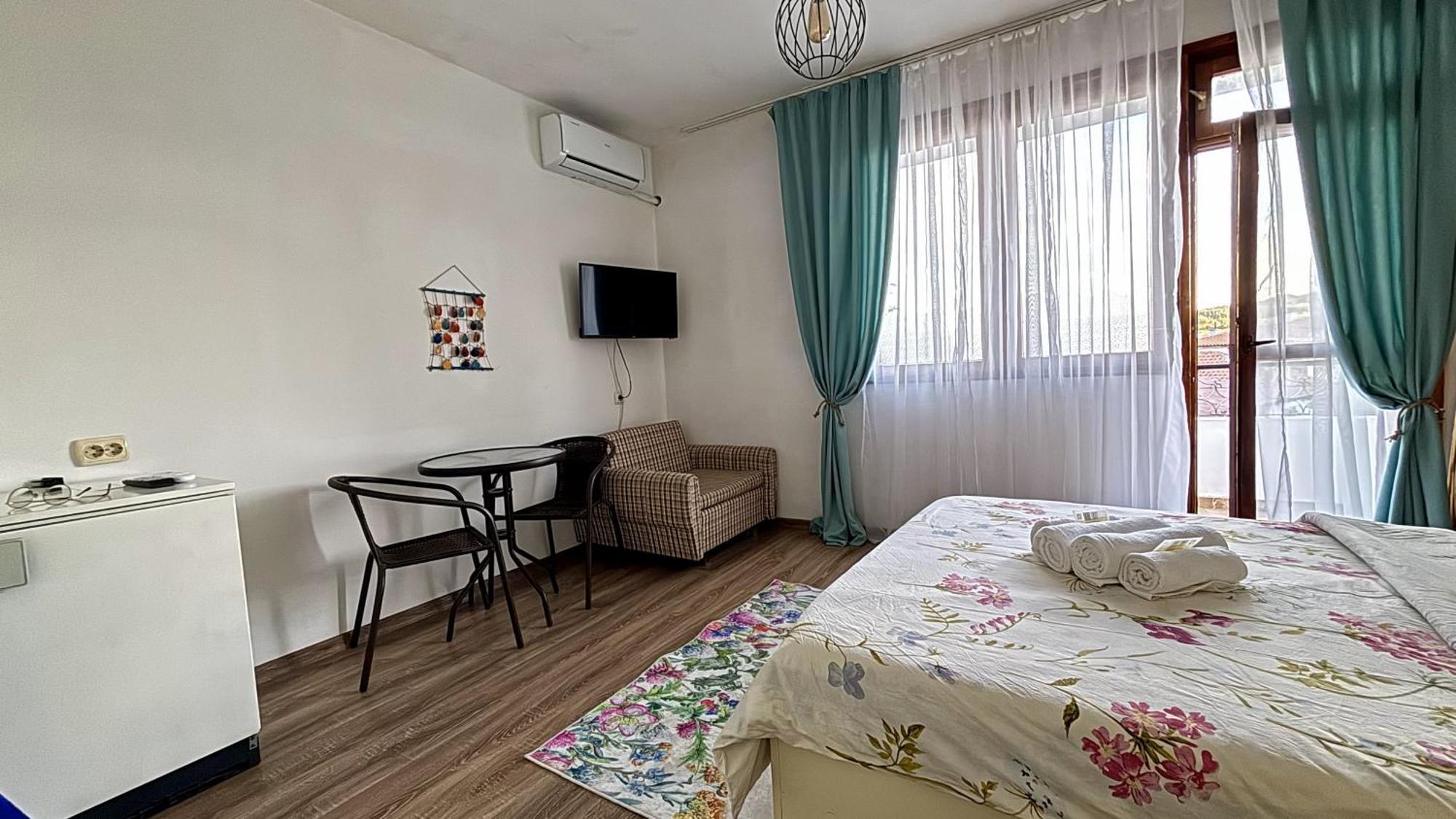 Guest House Hei Taka Созопол Екстериор снимка